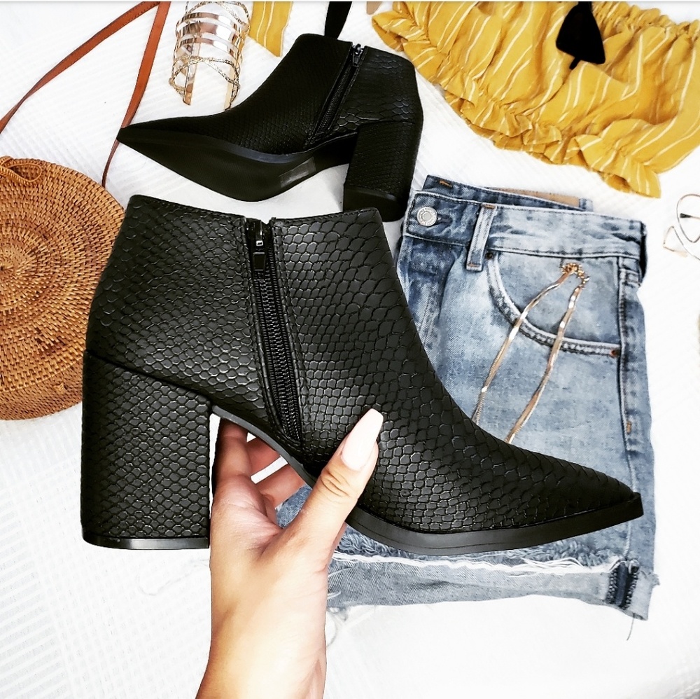 🚨Last Pair🚨//The Alena// black bootie - Picture 2 of 8